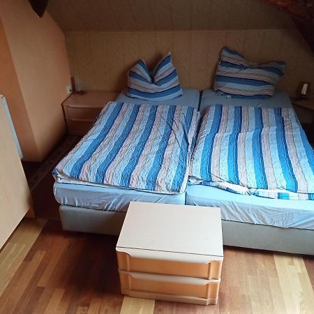 Uebernachtungszimmer 1 シュレッタウ エクステリア 写真
